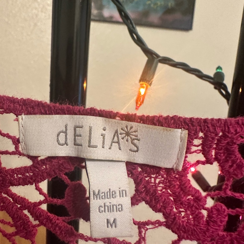 dELiA*s 100% Cotton Crochet Lace Crop Top in Berry/ Magenta - Picture 2 of 3